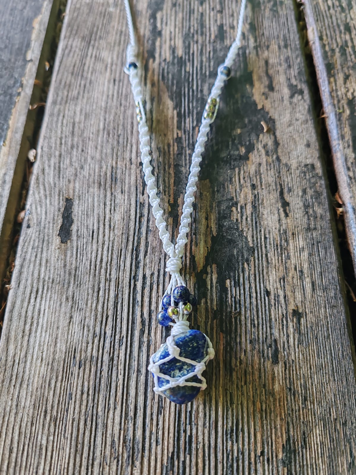 MAKRAME OGRLICA - BELA BOGINJA - LAPIS LAZULI